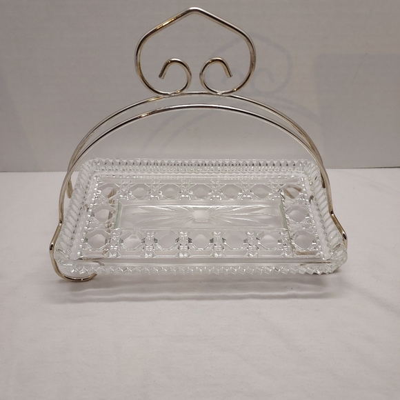 IrvinWare Serving Ensemble Windsor Glass and Silver Plated. In Good Condition. - Picture 3 of 9